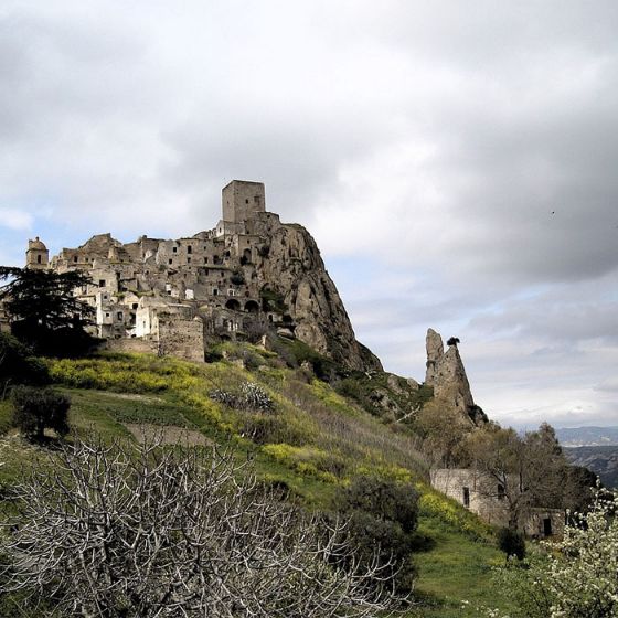 Immagine di Basilicata: un Itinerario tra Borghi e Orizzonti Verticali